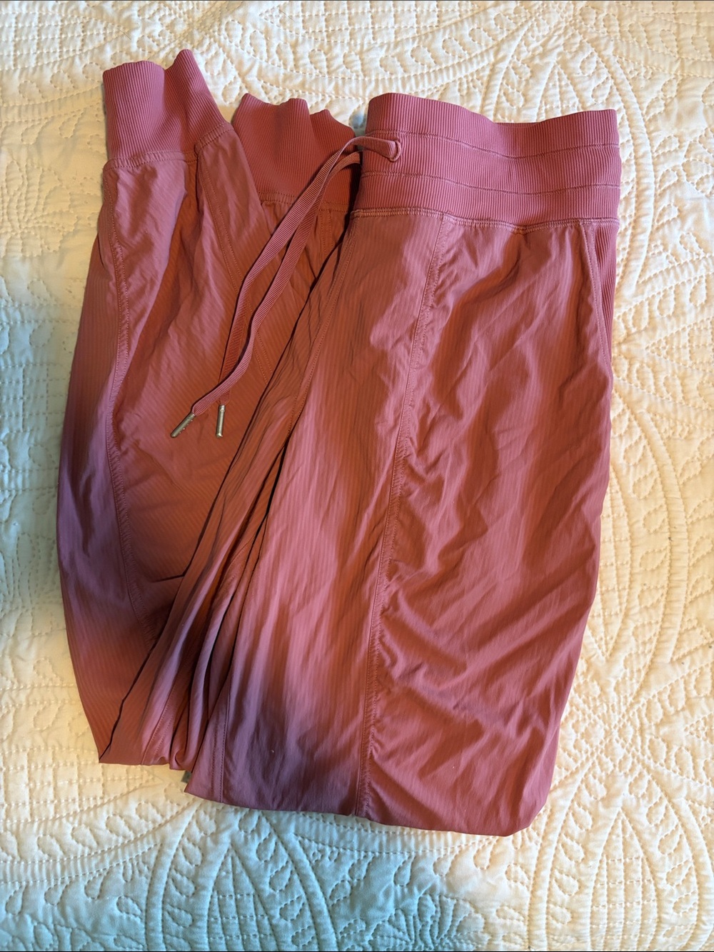 lululemon joggers